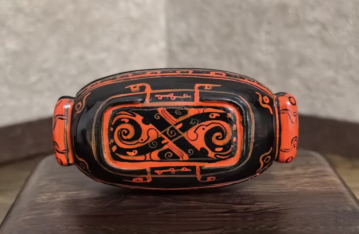 秦代彩绘漆木方盒